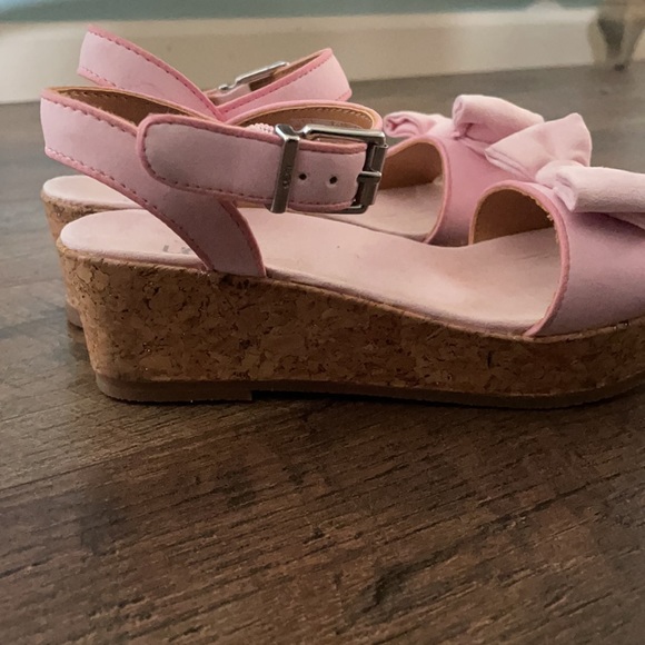 Ugg pink wedge sandal girls size 1 - Picture 4 of 7